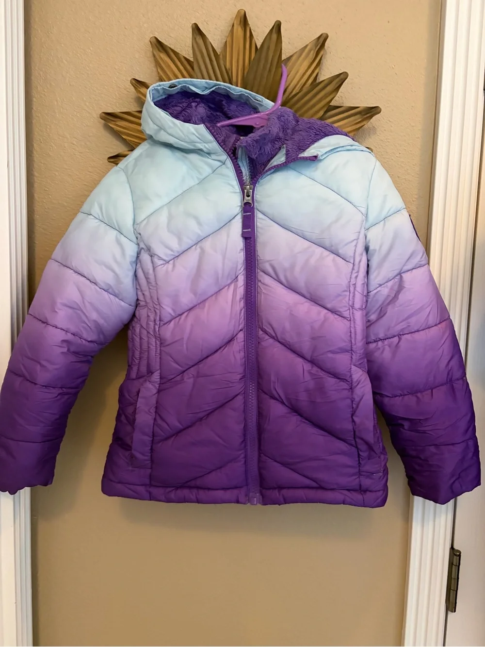 Snozu Girls Purple and Blue Ombrea Winter Puffer Ski Coat size 5 New Condition!